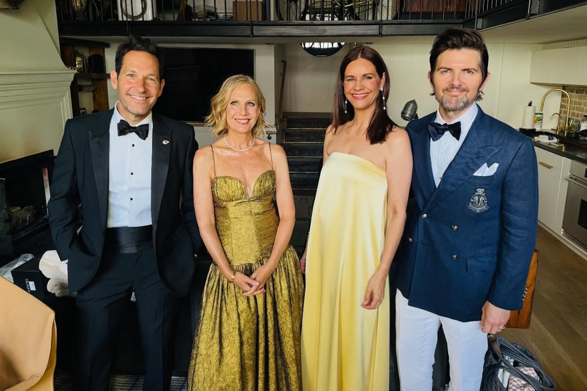 Adam Scott com Paul Rudd, foto para o casamento de Taylor Swift e Travis Kelce