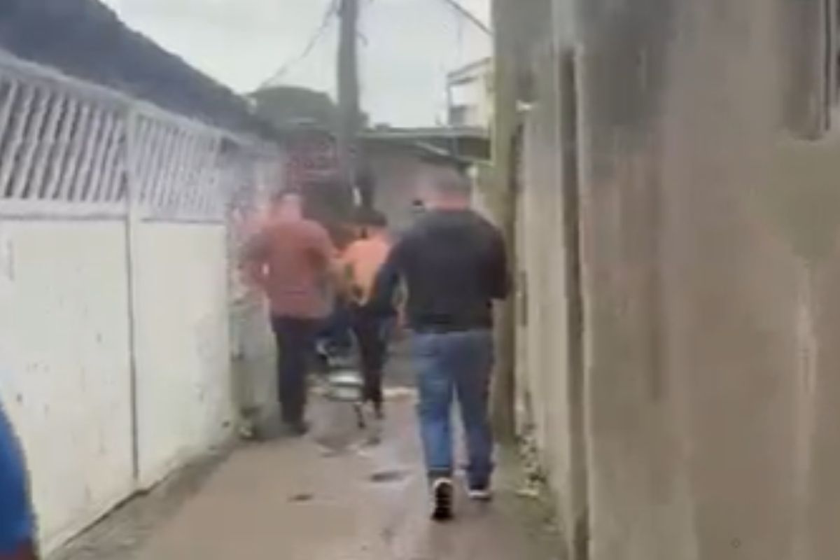 Adolescente de 17 anos é apreendido por 4 roubos à mão armada em 3 semanas - QTU Questões do Universo