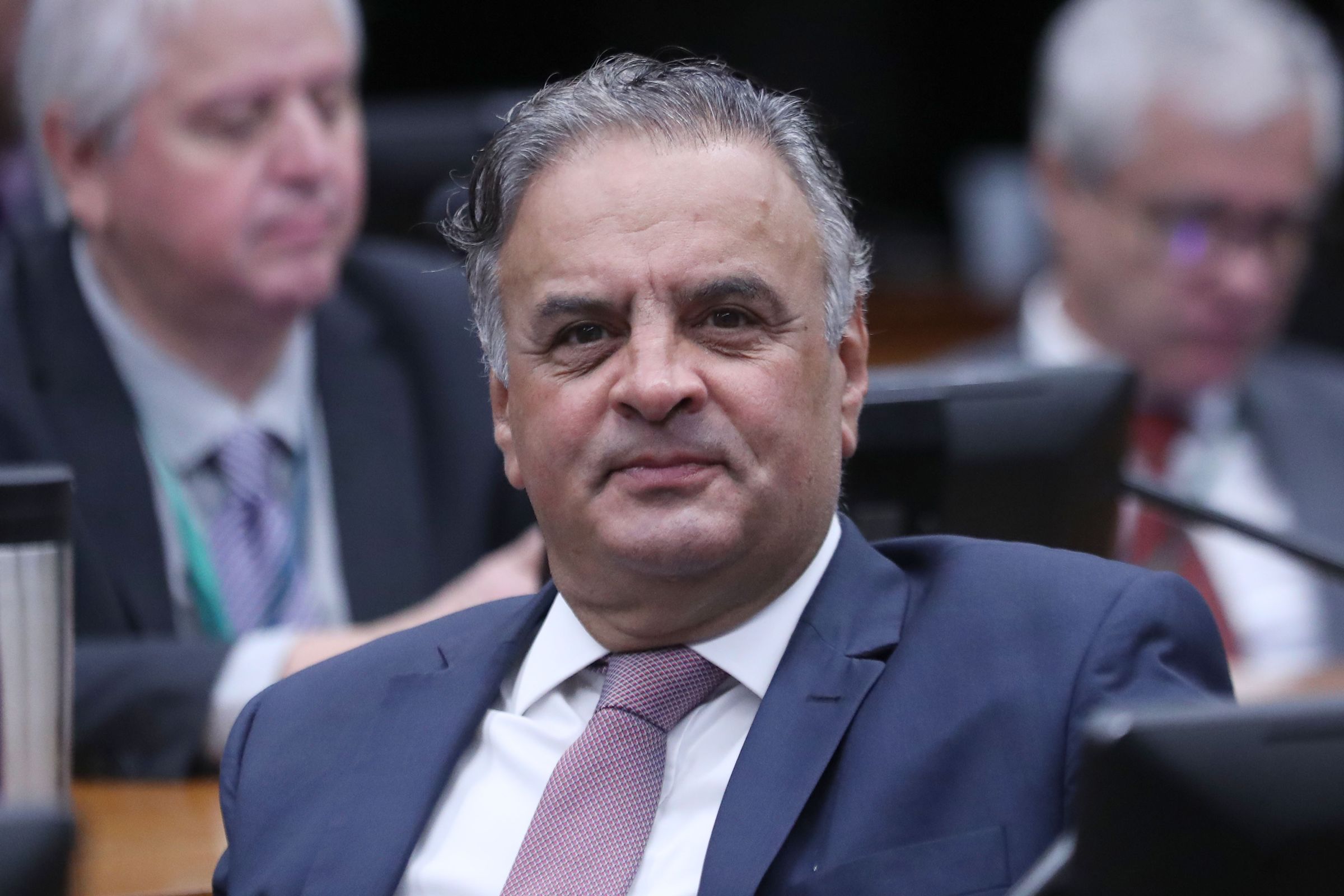 Aécio confirma reviravolta e será candidato ao Senado por Minas