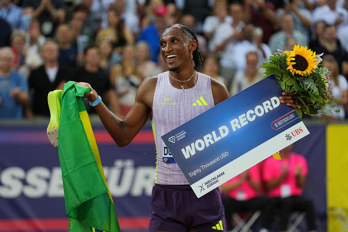 Alison dos Santos bate recorde mundial nos 400m com barreira