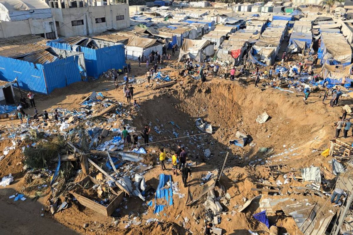 Imagem vinculada ao feed original: Israel bombardeia hospital em Gaza e diz mirar arsenal do Hamas