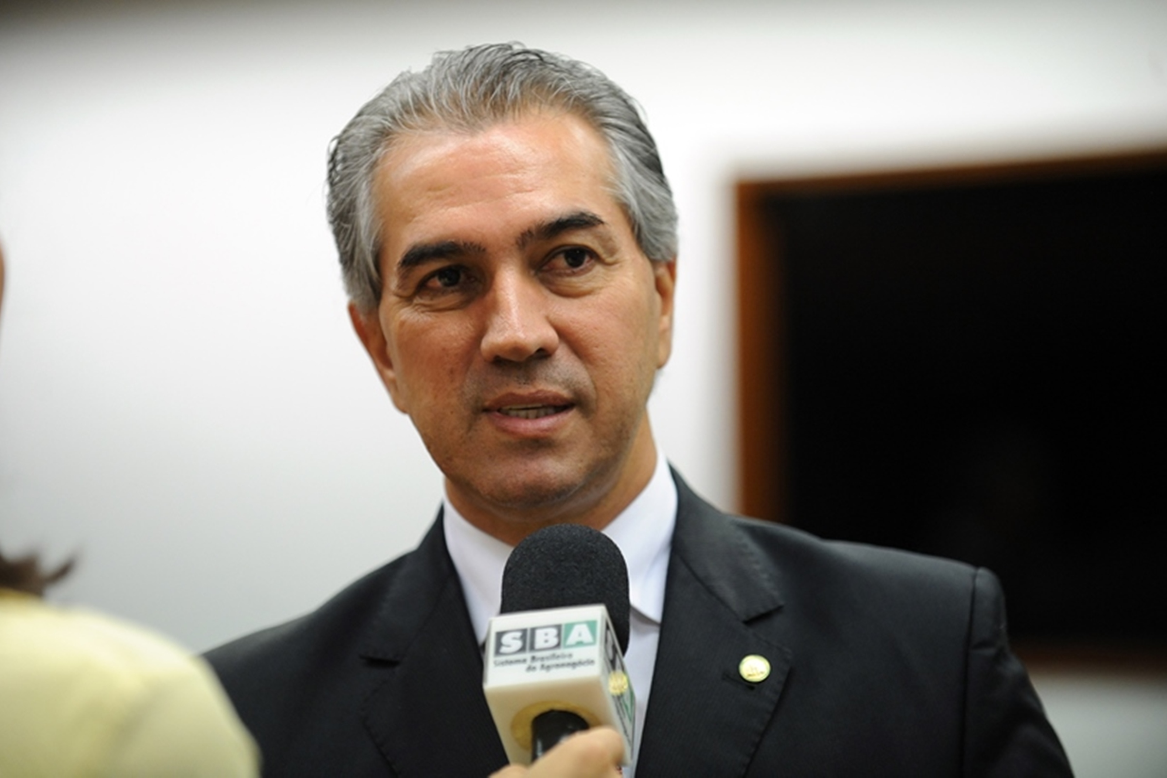 Imagem colorida de Reinaldo Azambuja