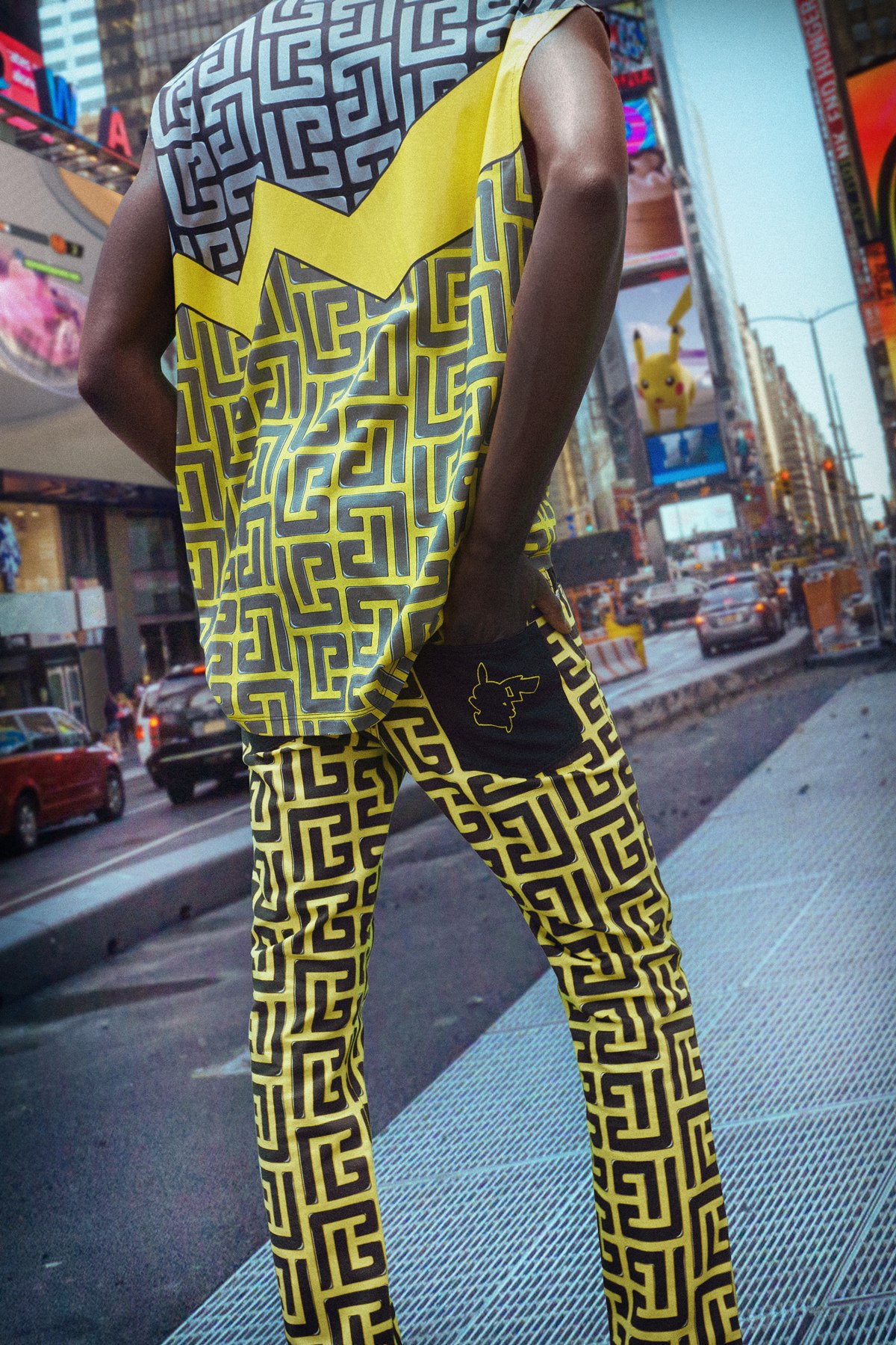 foto com cor. Balmain x Pokémon - metrópoles