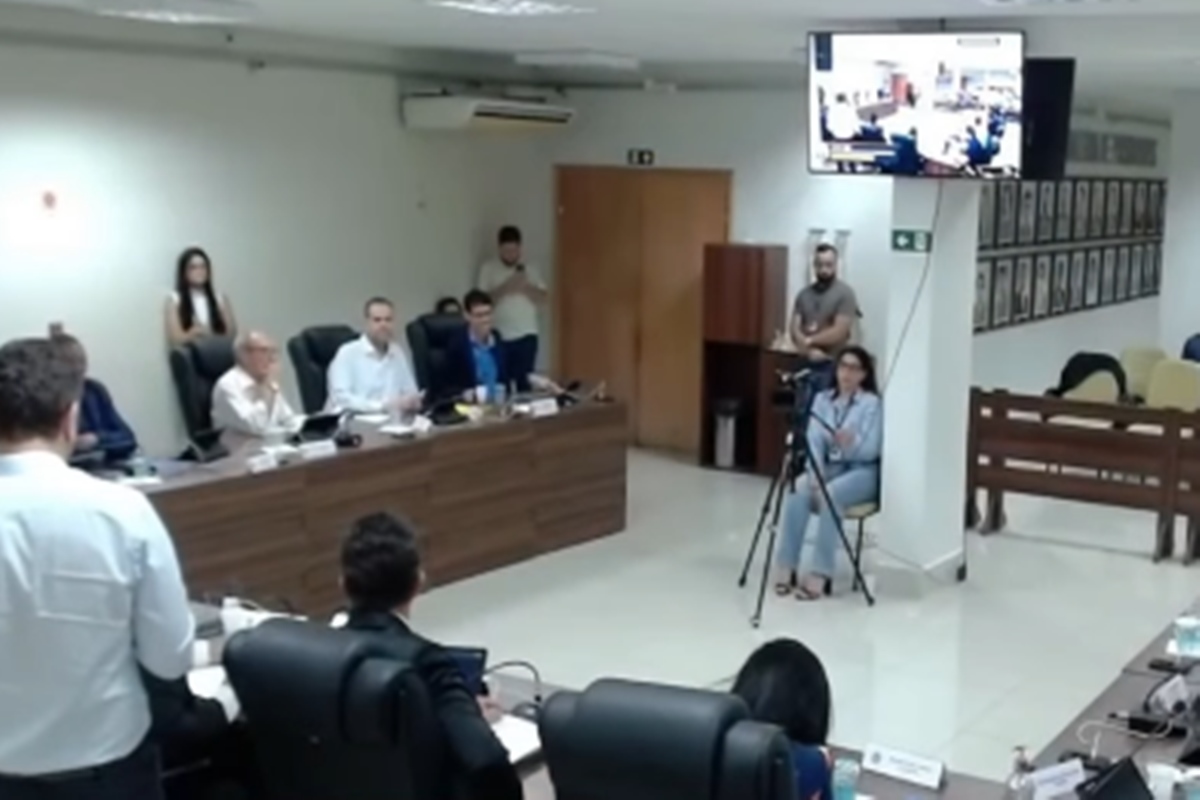 Tensão em Patos de Minas: Vereadores discutem homenagem a Matheus Azevedo