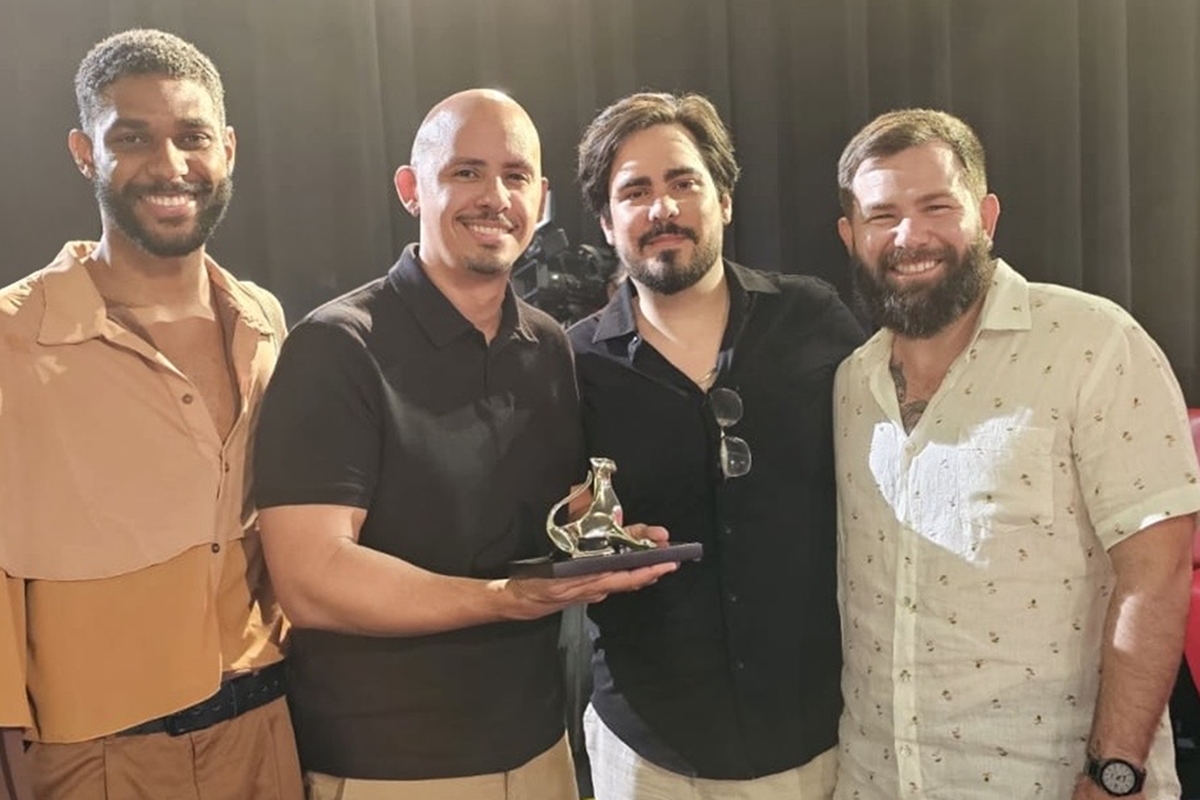 Ator Caique Copque, os diretores Matheus Farias e Enock Carvalho e o produtor Maurício Macêdo