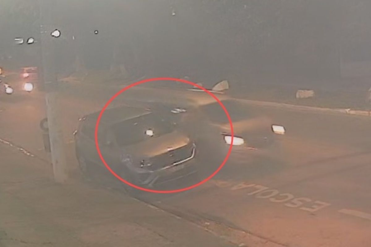 Jornalista é atropelada em frente à escola dos filhos e motorista foge