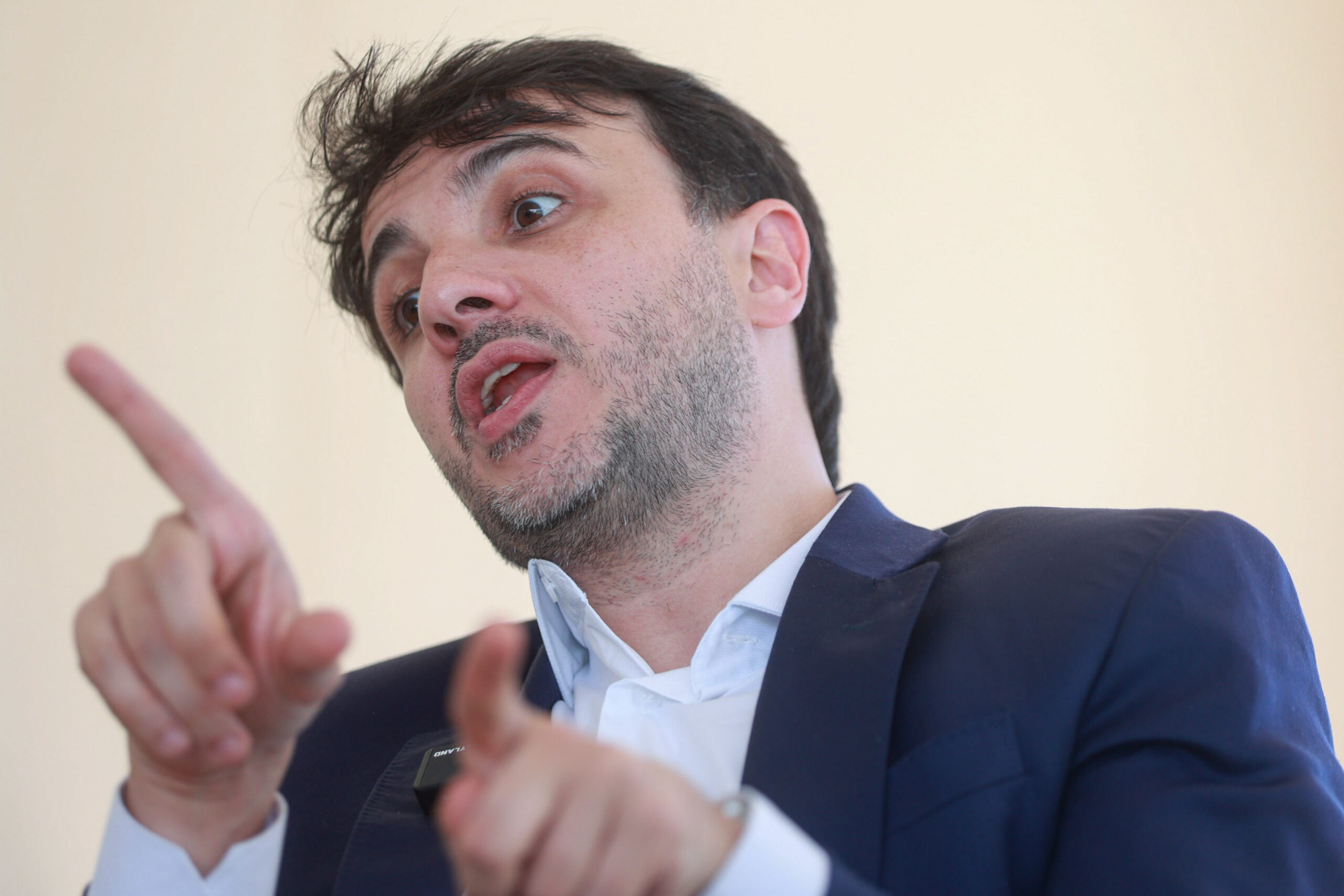 Coreógrafo vira maior doador do partido de Renan Santos em 2026