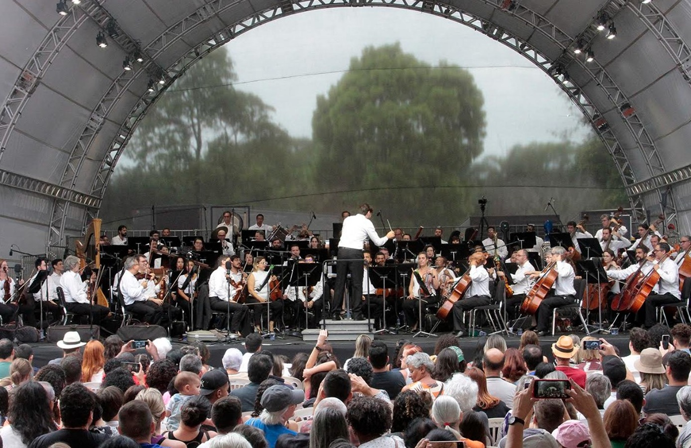 Maestro André Brant e Orquestra Sinfônica