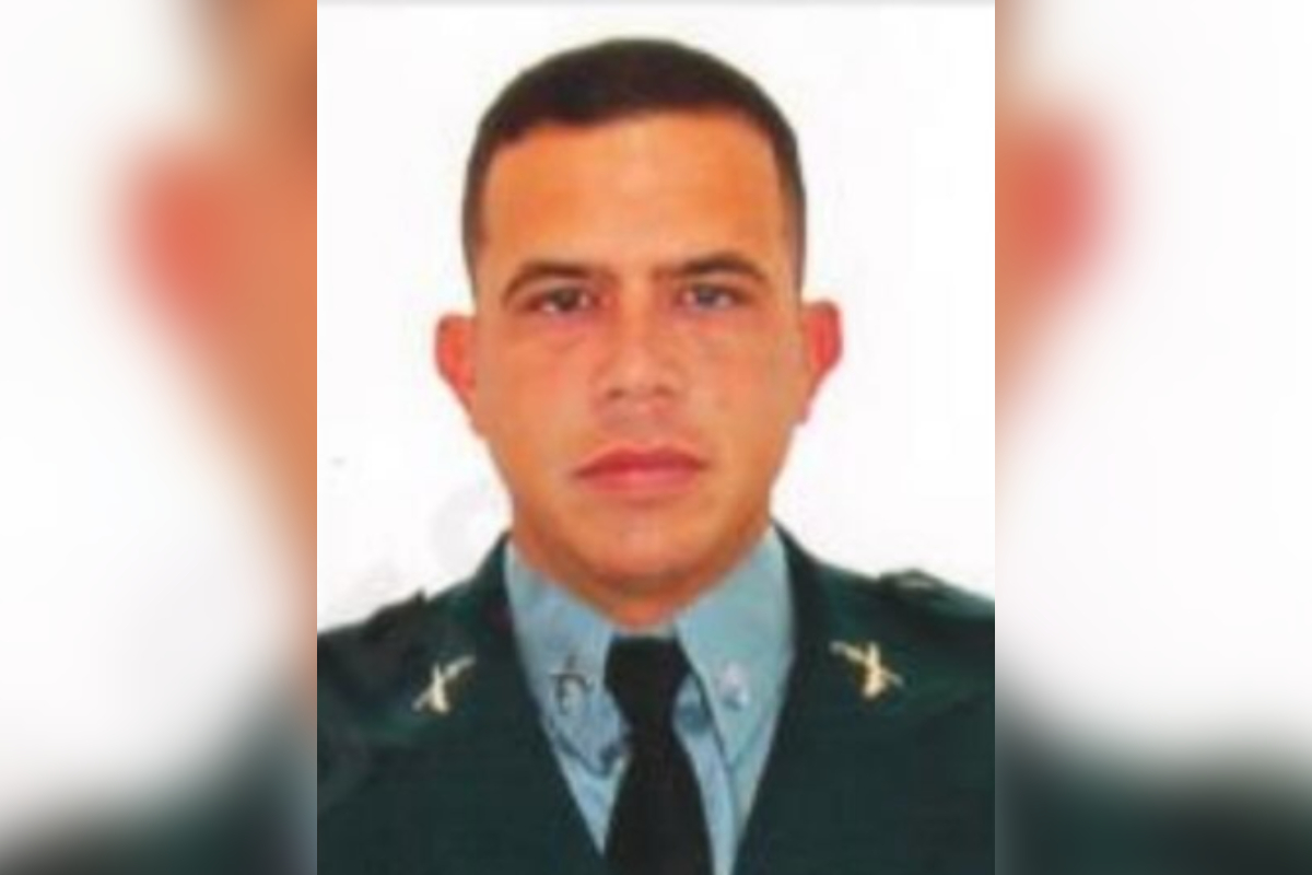 Cabo da PM morre após viatura ser atacada a tiros durante operação no Rio