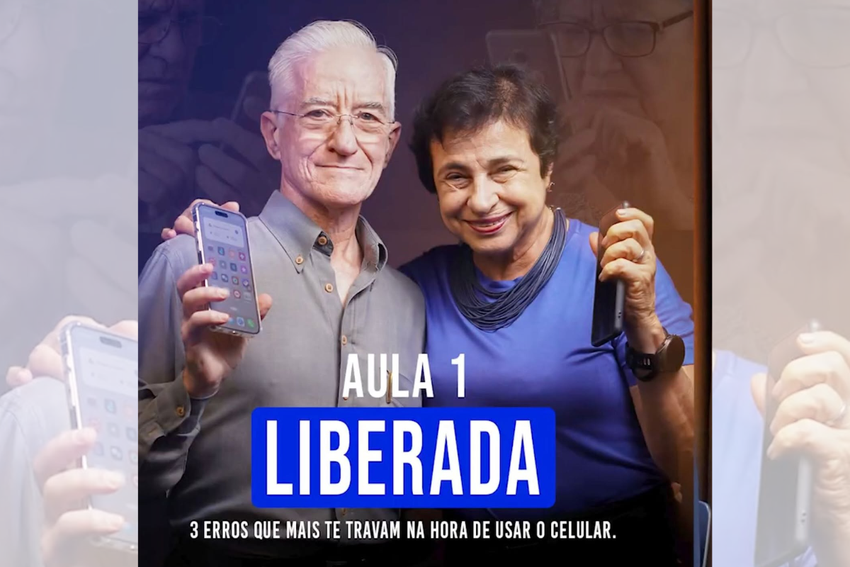 O casal ajuda pessoas com mais de 60 anos a usar o celular com segurança e parar de depender dos outros