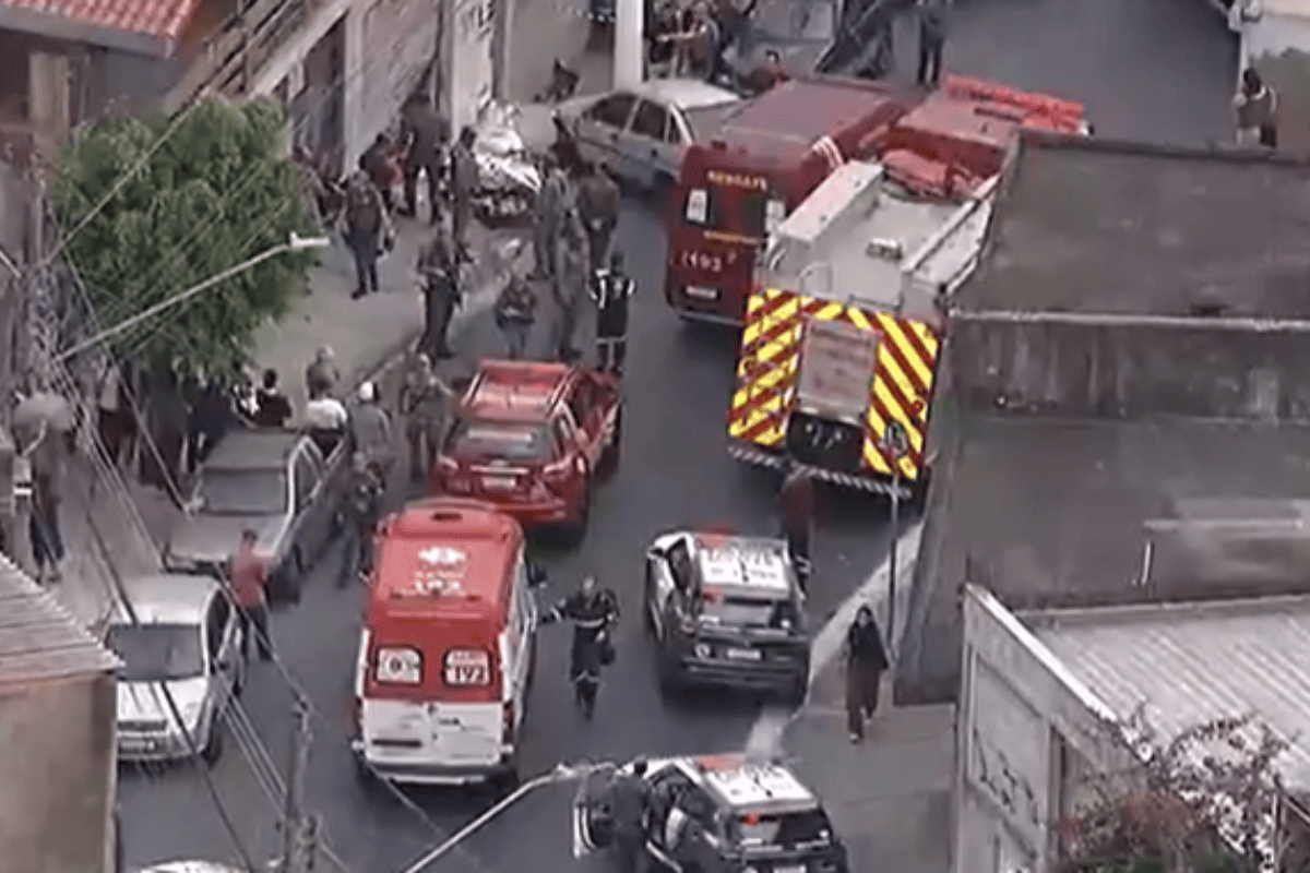 Suspeitos de roubo morrem atropelados por carro durante fuga