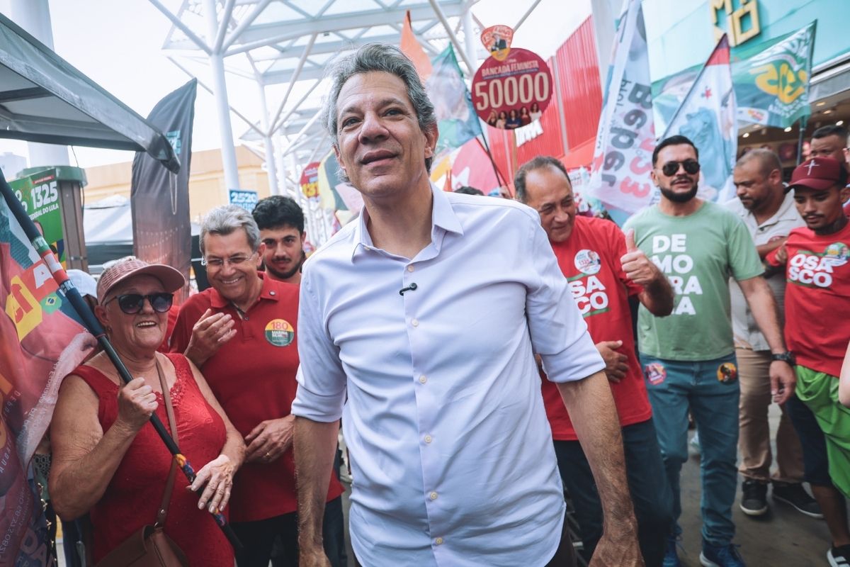 Haddad Recebe Apoio de Ex-Secretários do PSDB em Manifesto por Valores Democráticos