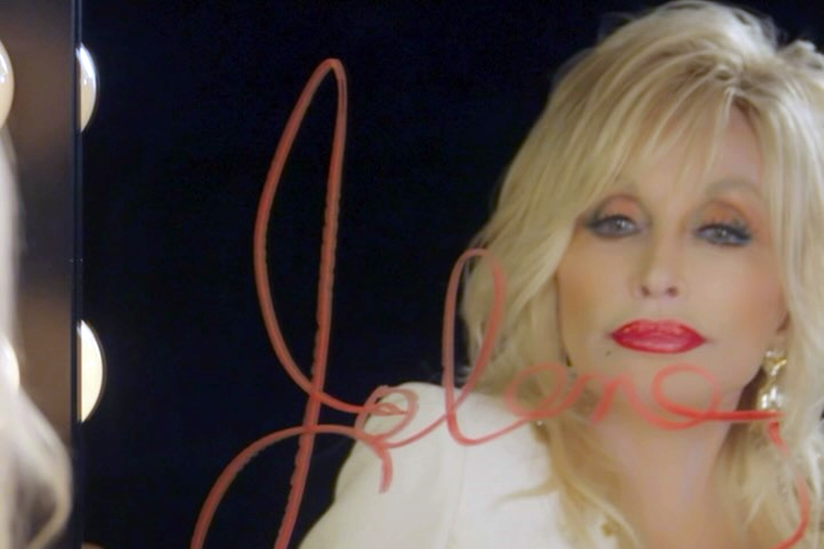 Morre Dolly Parton, ícone da música country, aos 80 anos