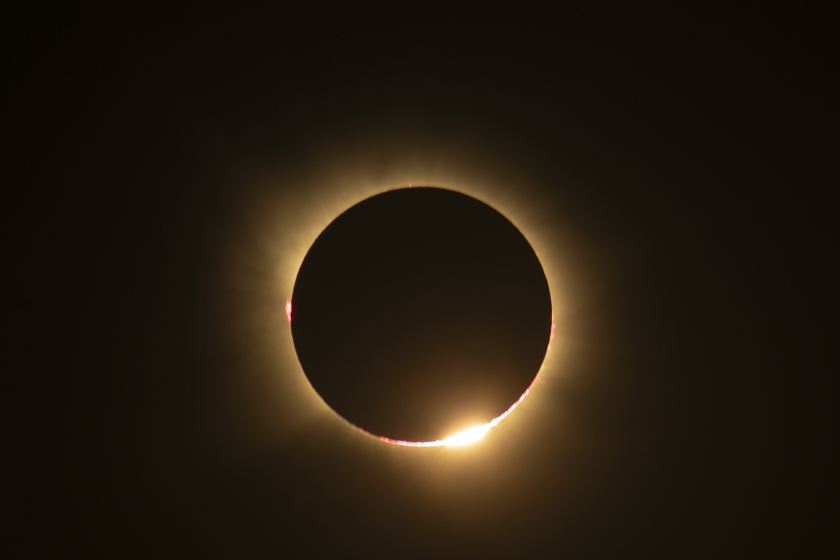 Eclipse solar desta quarta-feira (12/8) chega ao fim; veja imagens