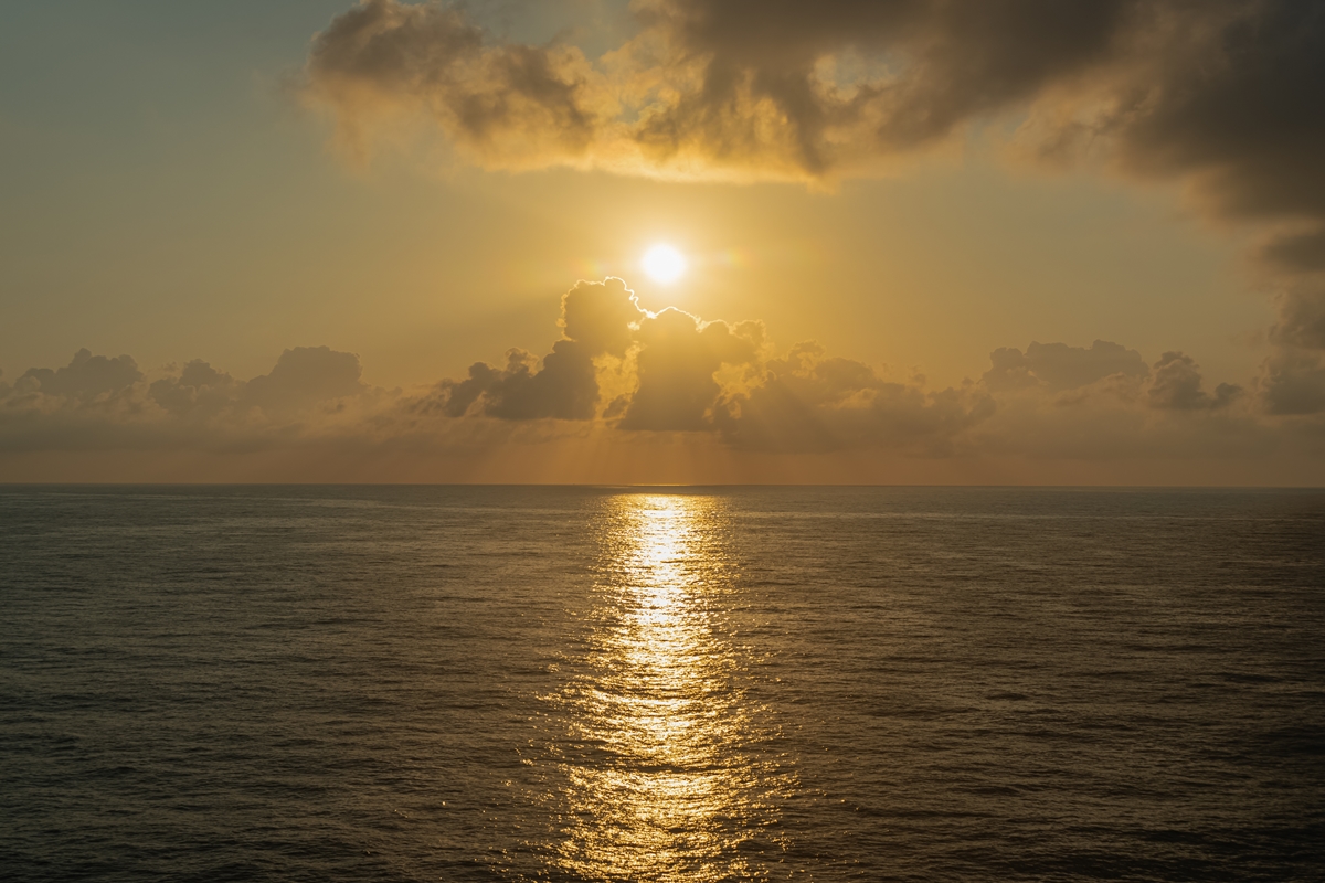 El Niño eleva temperatura dos oceanos e supera recorde de 2024