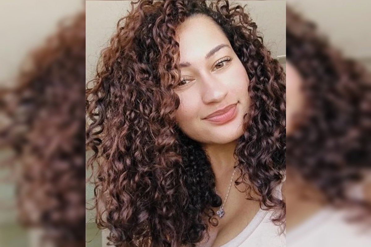 Mulher que foi acorrentada diz que ex jogou ácido na boca dela