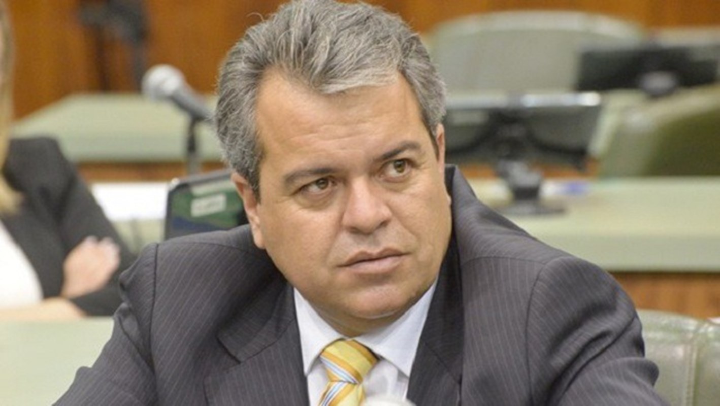 imagem colorida ernesto roller senado goias