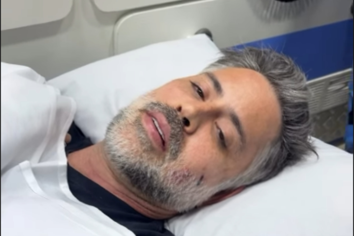 Acidente de moto deixa ex-deputado Alexandre Freitas ferido