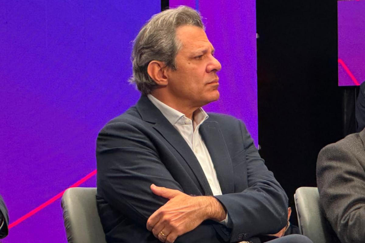 Haddad: "Que a polícia esclareça o que Lulinha fez e o que Flávio fez"