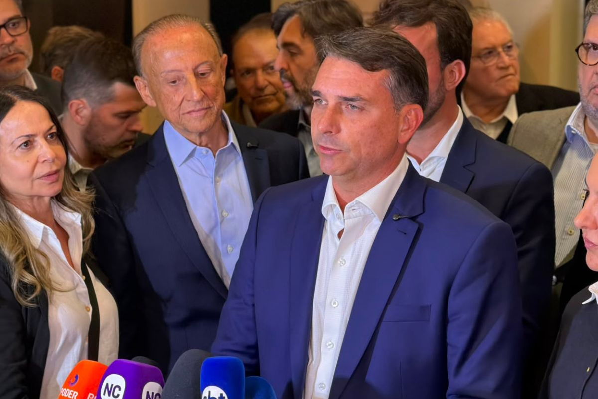 Caso Dark Horse volta a elevar temor em aliados de Flávio com STF e PF