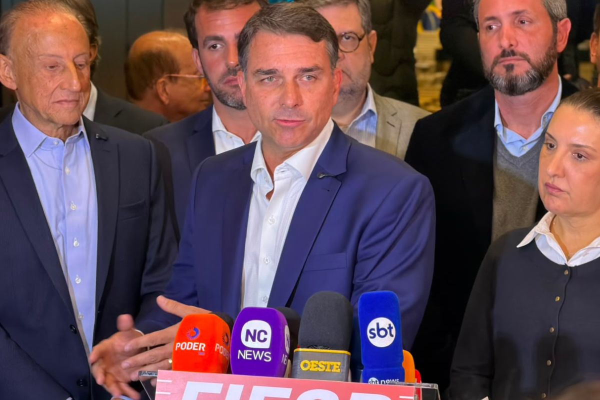 “Vocês vão parar no tempo?”, diz Flávio ao ser perguntado sobre Master
