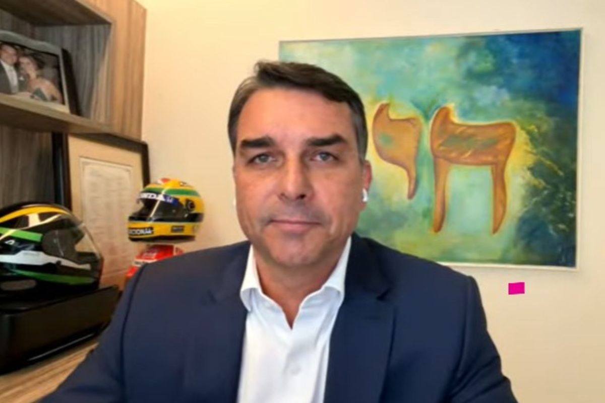 Imagem vinculada ao feed original: Flávio Bolsonaro: "Gostaria muito que a Dani Marques fosse minha vice"