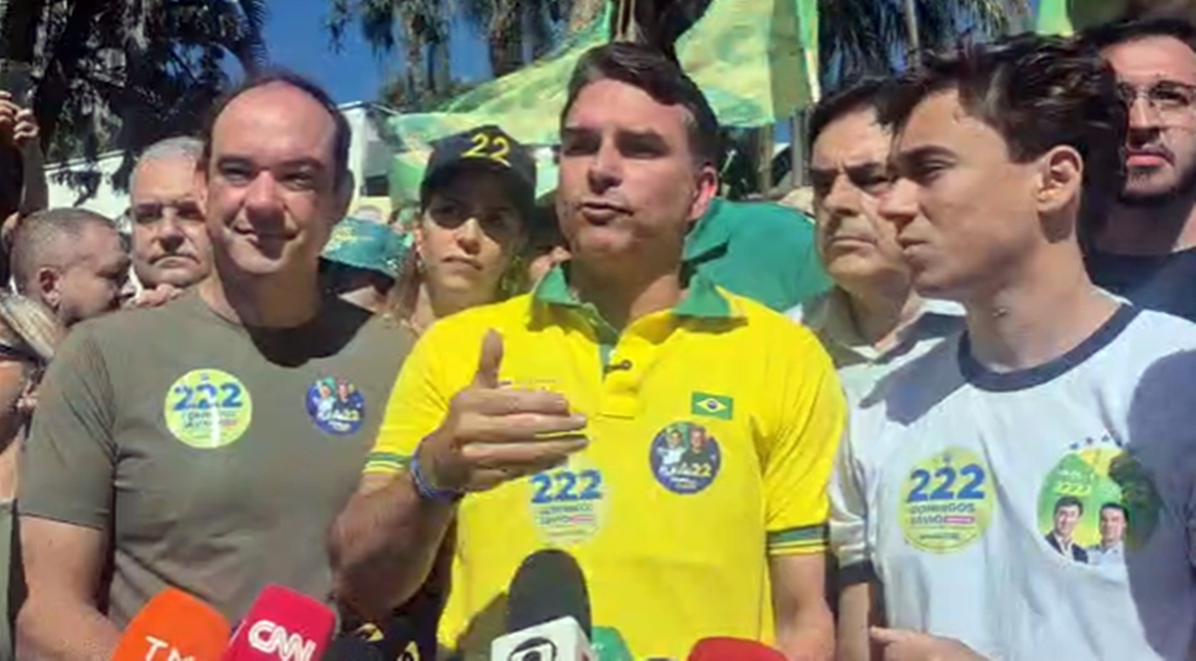 Flávio Bolsonaro critica ex-chefe de gabinete de Lula e aponta irregularidades