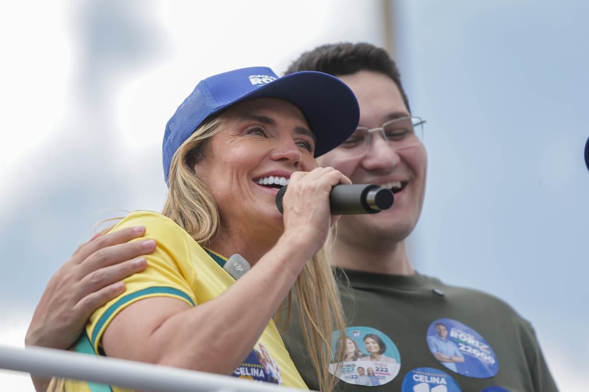 Em carreata, Celina pede voto em “chapa fechada” com Flávio, Michelle e Bia
