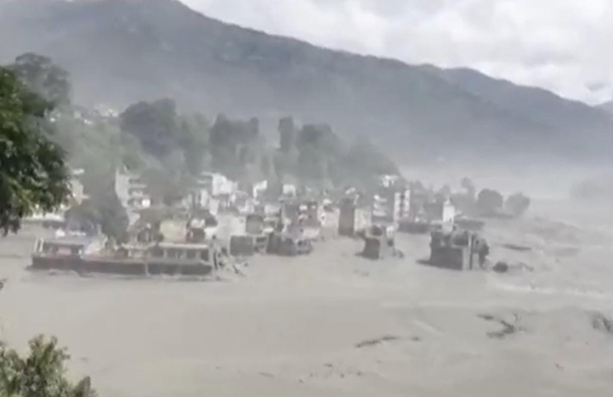 Terremoto causou deslizamento de terra e enchente no Nepal, diz chanceler