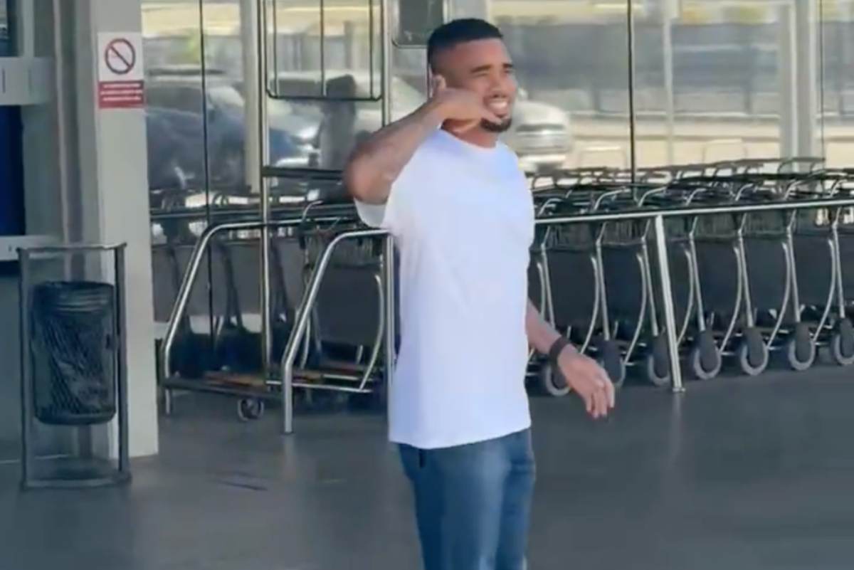 Gabriel Jesus chega à Espanha para assinar com o Barcelona