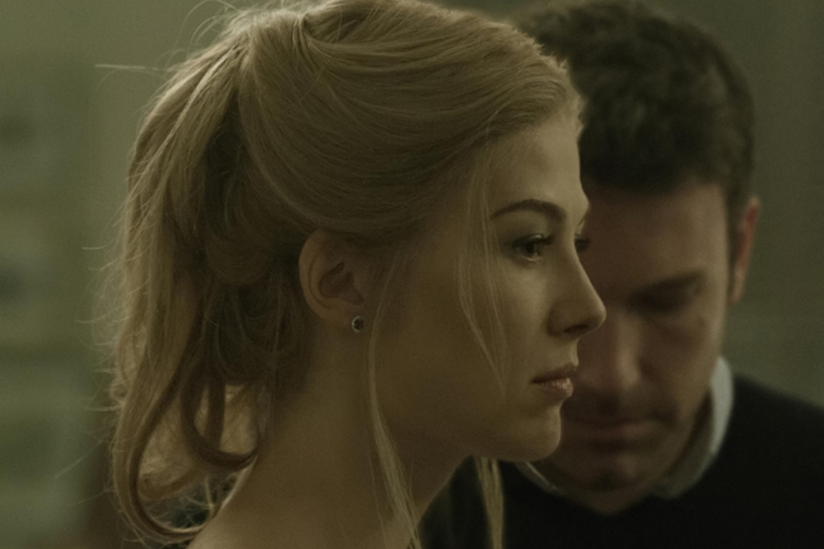 Ben Affleck e Rosamund Pike no filme Garota Exemplar