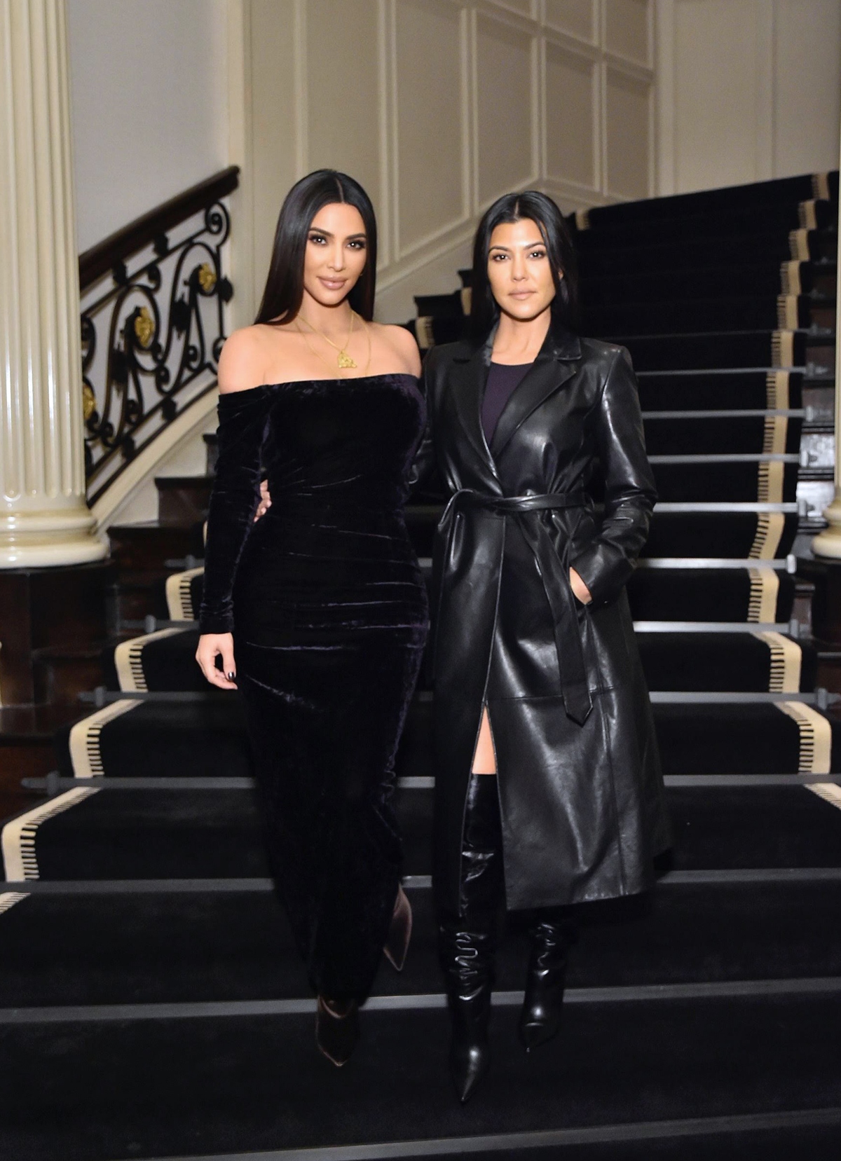 Kim e Koutney Kardashian - Metrópoles