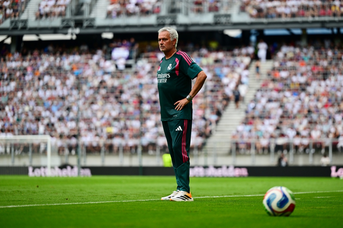 Mourinho planeja reformulação significativa no Real Madrid