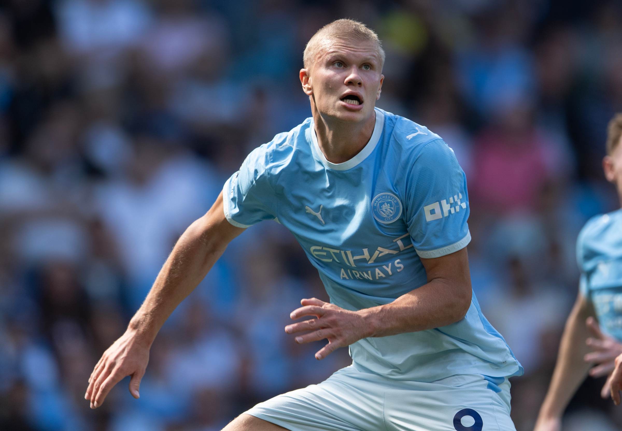 Haaland vira meme após raspar o cabelo em estreia do City no Inglês - QTU Questões do Universo
