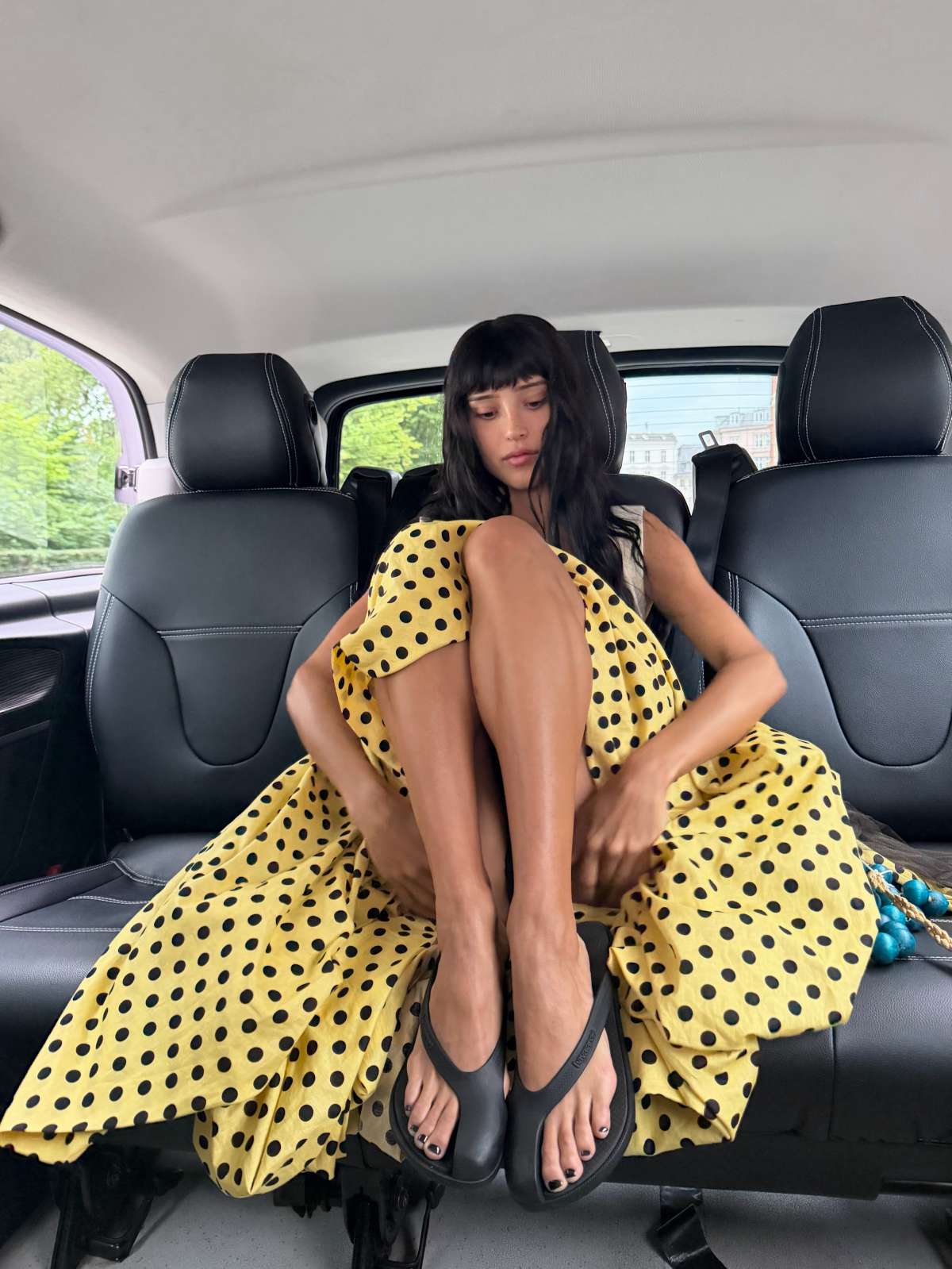 foto com cor. livia nunes na Semana de Moda de Copenhague - metrópoles
