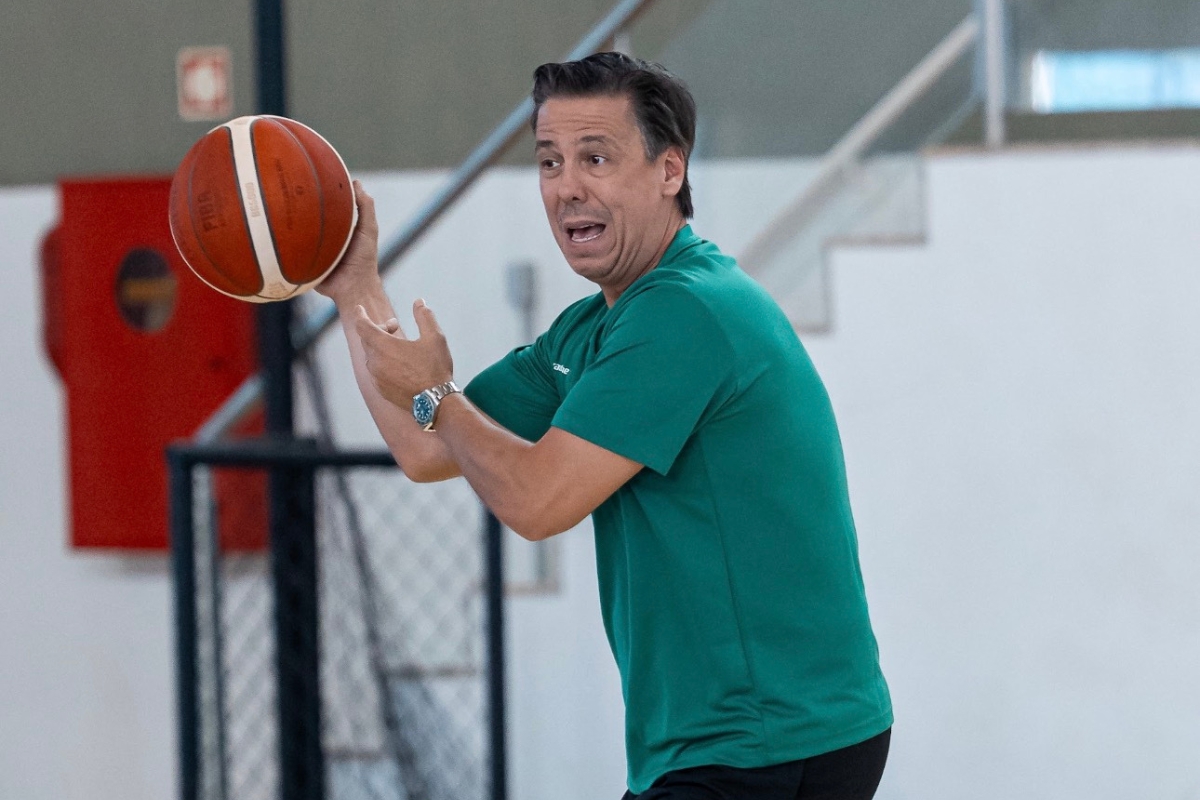 Helinho, técnico pentacampeão do NBB, projeta futuro na Seleção - QTU Questões do Universo