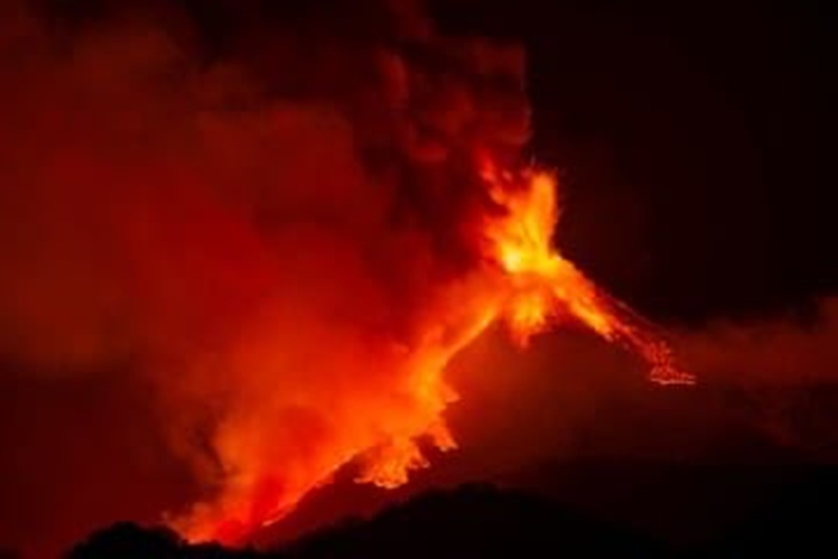 Erupção do vulcão Fuego coloca Guatemala em alerta - QTU Questões do Universo