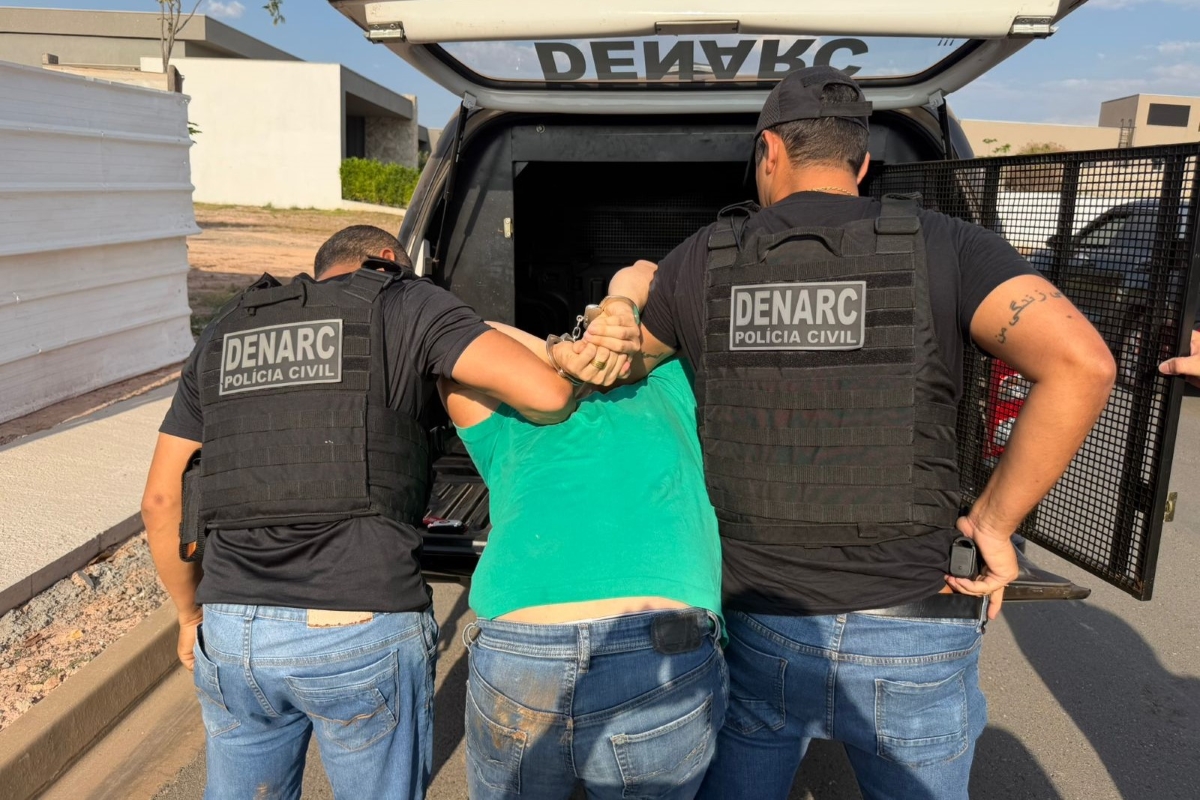 Homem é preso suspeito de colocar droga no carro da ex para incriminá-la