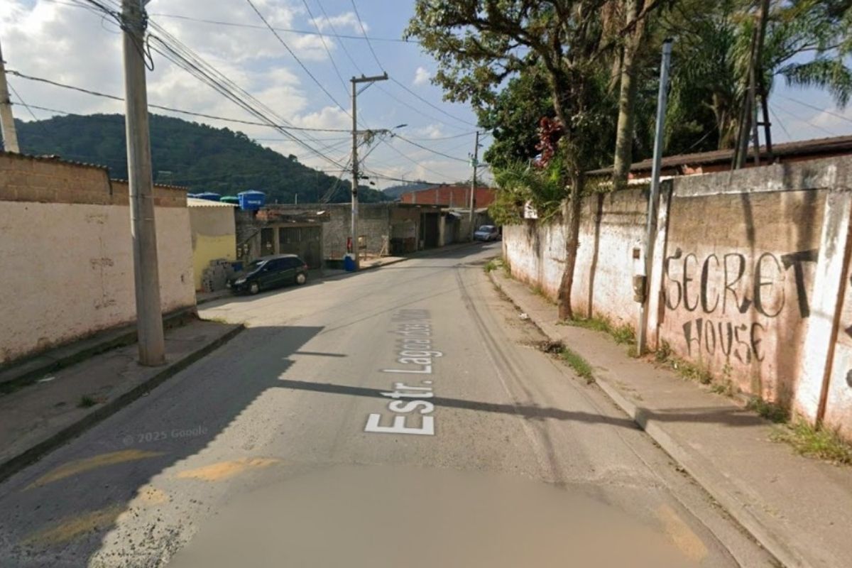 Homem é morto em carro com material de campanha de candidata