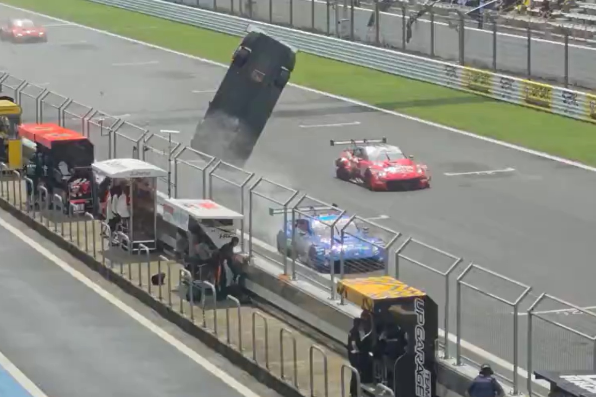 Piloto brasileiro tem carro arremessado no ar em acidente no SuperGT - QTU Questões do Universo