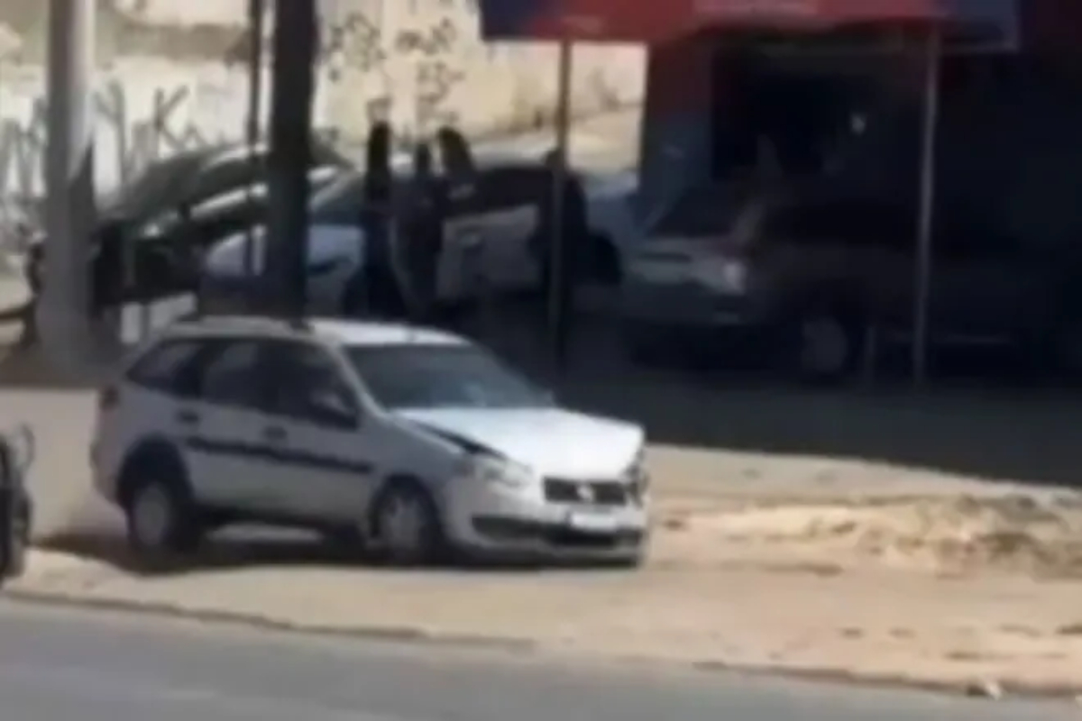 BH: sem CNH, motorista foge da PRF, dirige na contramão e bate em carros
