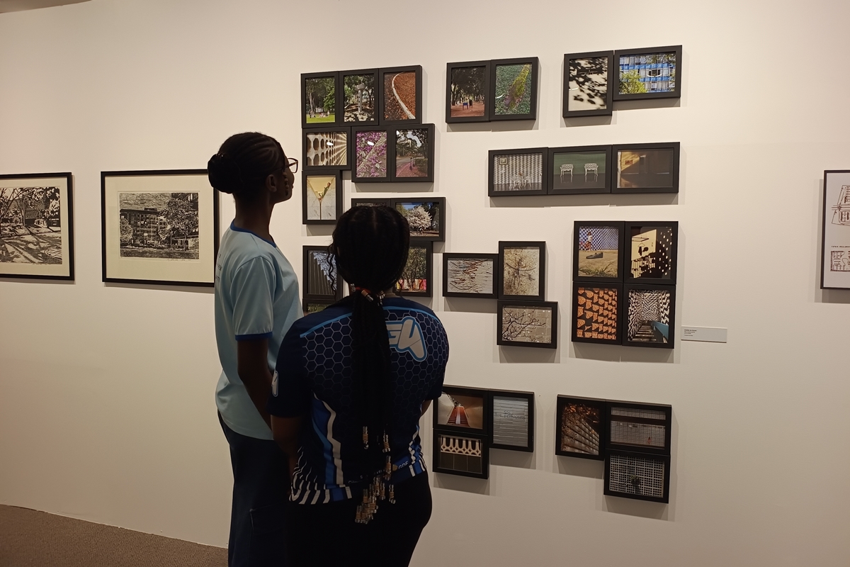 Estudantes exploram a história de Brasília na exposição Utopias em Construção