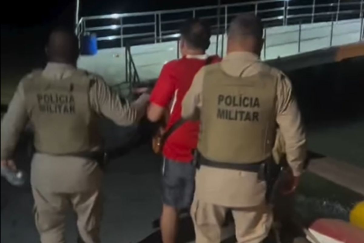 Italiano é preso por racismo e importunação contra cantora. Veja vídeo