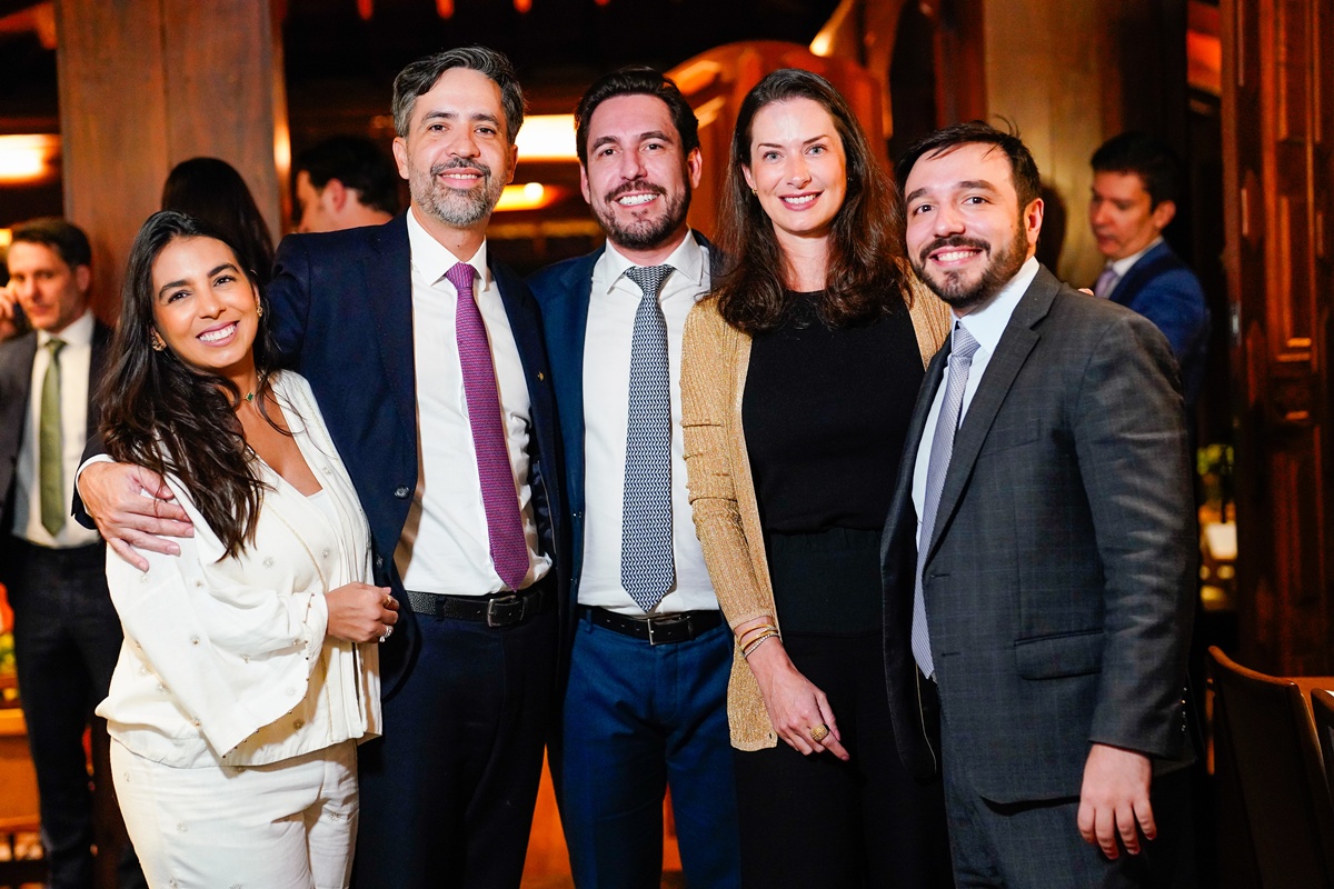 Nicole Goulart, Ademar Borges, Eduardo Granzotto, Maria Clara Viotti e Victor Fernandes