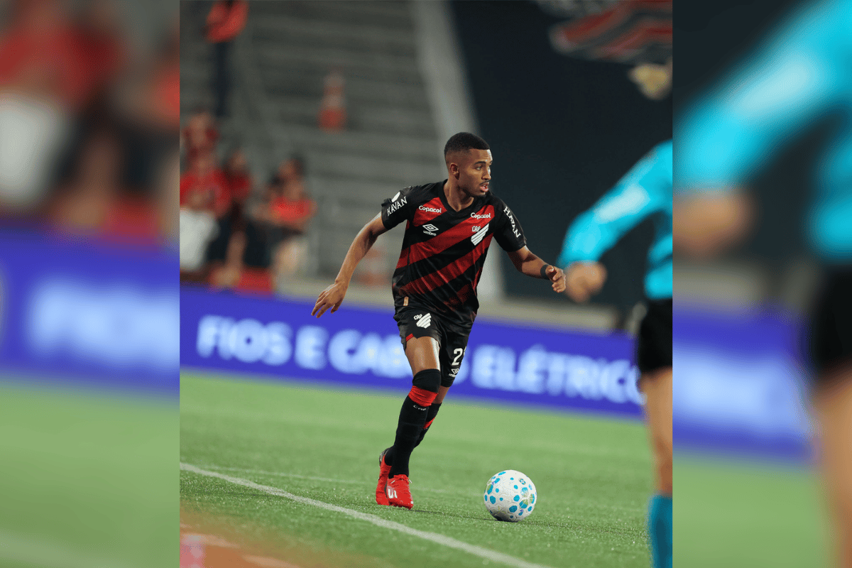 Athletico-PR vence Vitória e se aproxima das quartas da Copa do Brasil