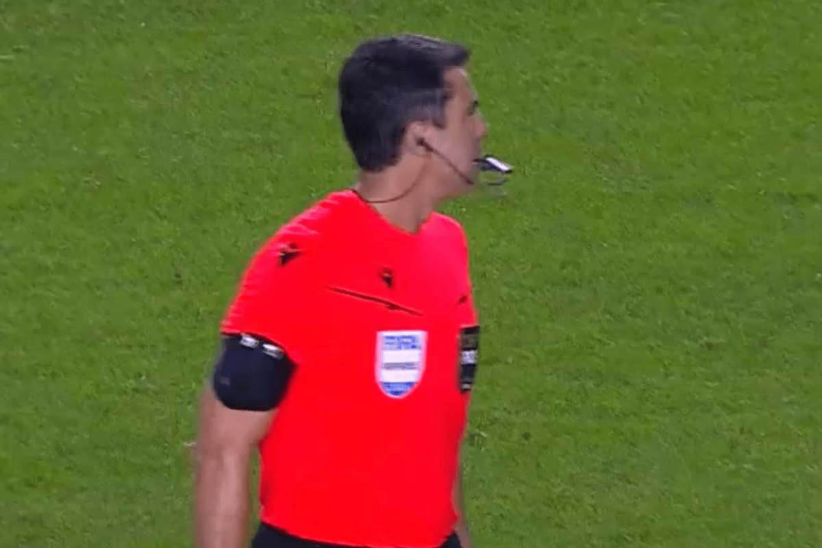 Decisão Controversial do Árbitro Garante Vitória ao Atlético-MG