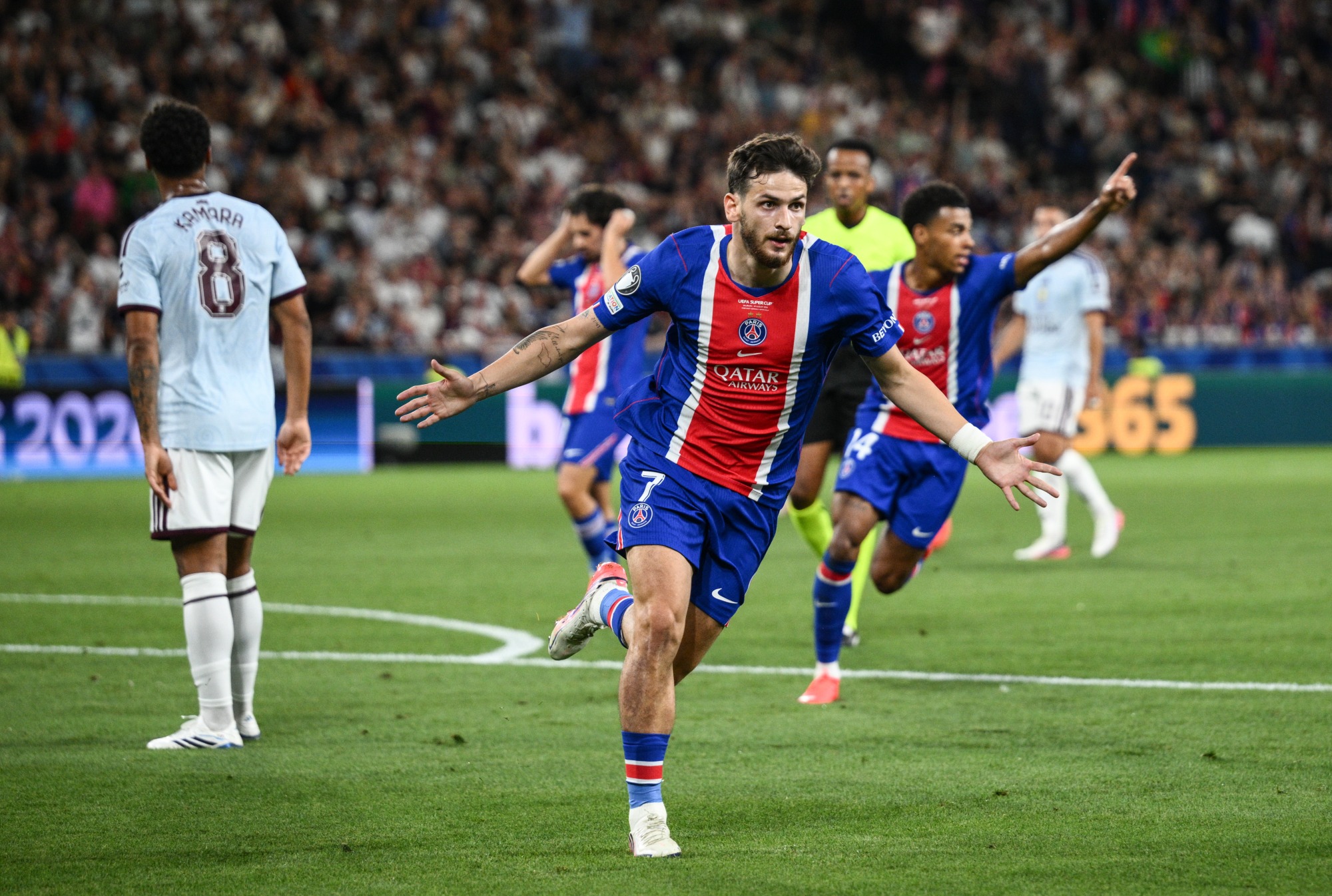 Golaço de Kvaratskhelia na Supercopa agita redes sociais e pede Bola de Ouro