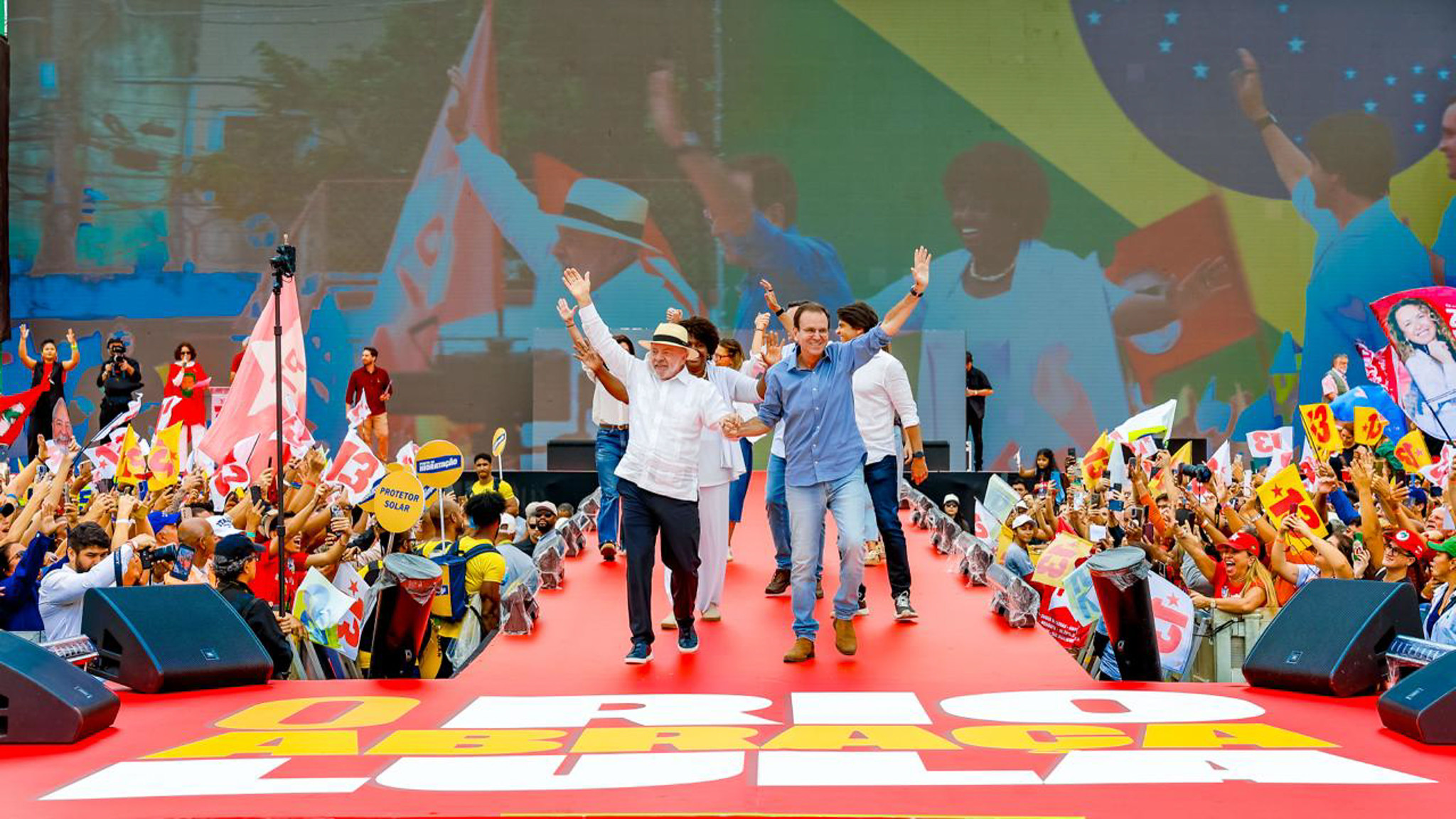 Em ato com Lula, Paes diz que o "crime sentou no Palácio Guanabara"