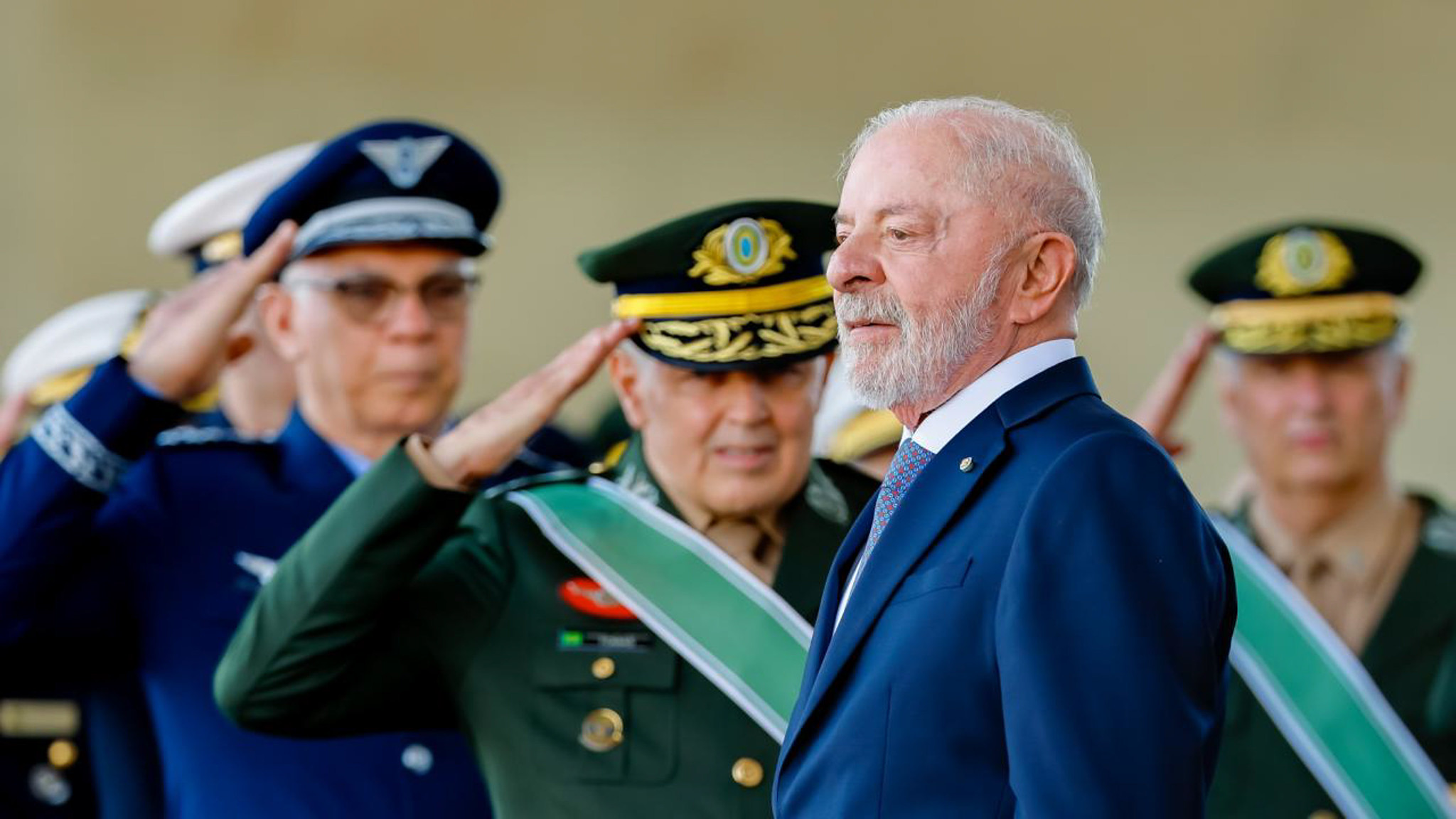 Lula solicita a Mourão durante o Dia do Soldado 3 Presidente Lula em cerimônia no QG do Exército