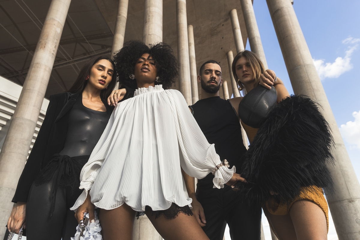 foto com cor. editorial de moda metrópoles catwalk - metrópoles
